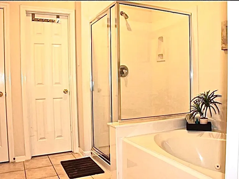 130 Ledgestone Pl — Photo 17