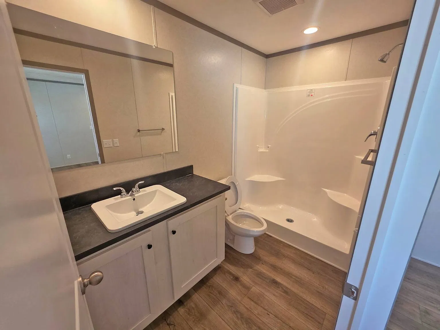 3 bed, 2.0 bath, 1140 sqft, $1,295 — Photo 4