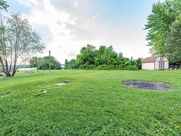 111 Susan Rd — Photo 11