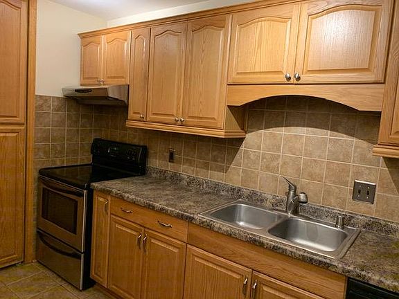 3rd image of 425 W Willow Ct #Fox