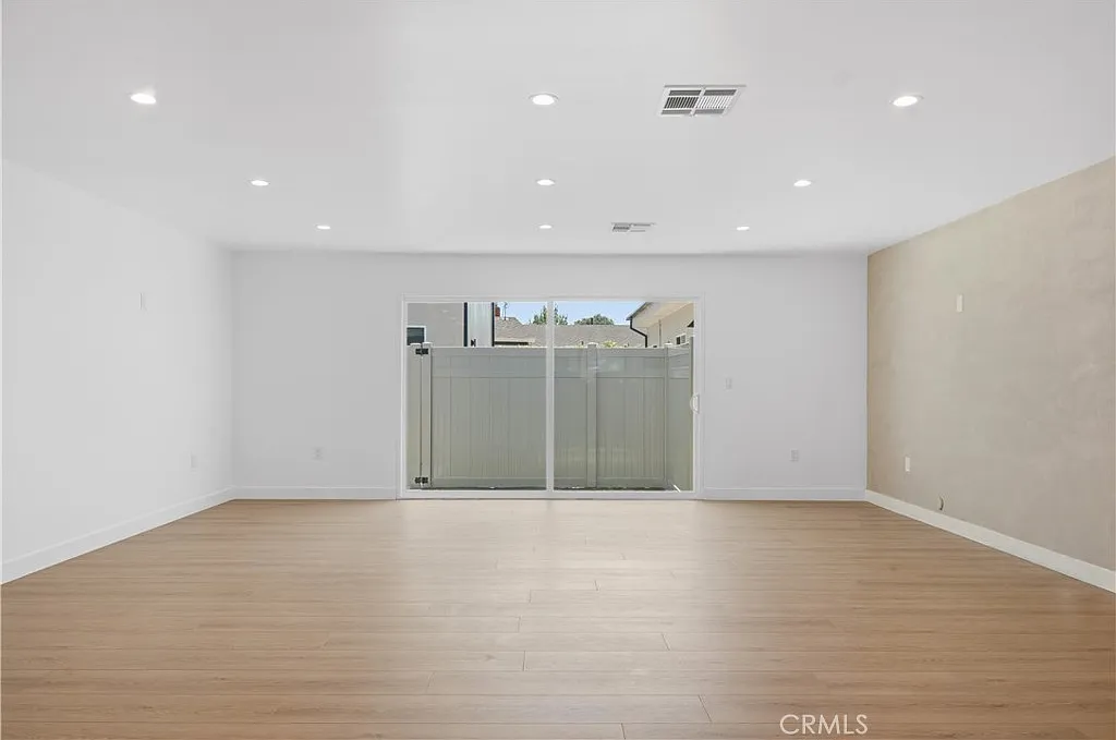 4 bed, 1581 sqft, $4,250 — Photo 3