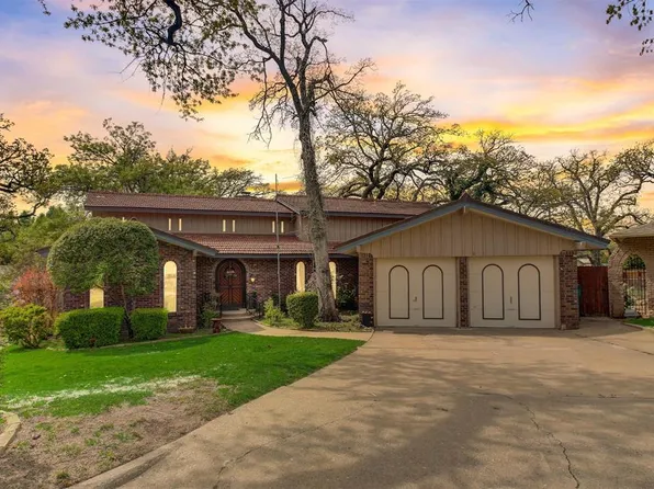 8229 Golden Oaks Rd, Oklahoma City, OK 73127