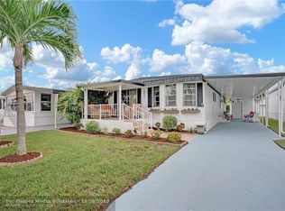 5607 Lagoon Dr, Fort Lauderdale, FL 33312