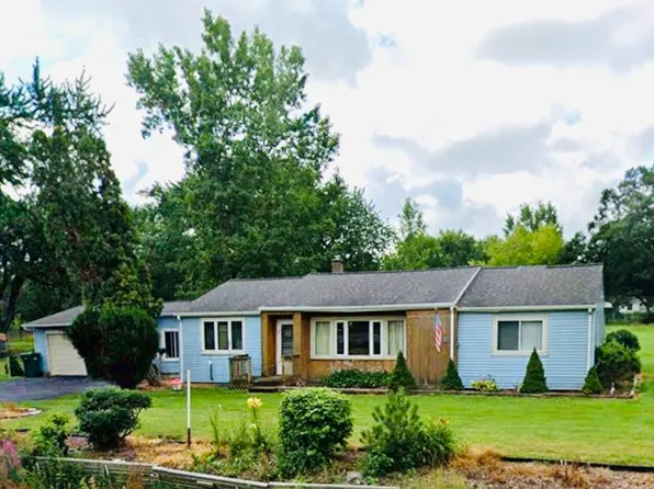 3052 E Fisher Rd, Bay City, MI 48706