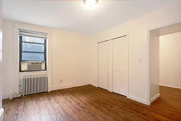 Rented by Moises Farhart, LREB | media 14