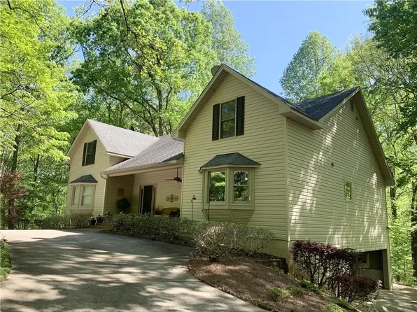 1165 Primrose Ln, Pendergrass, GA 30567