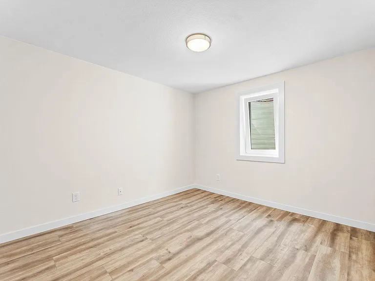 9237 W Maryland Pl — Photo 15
