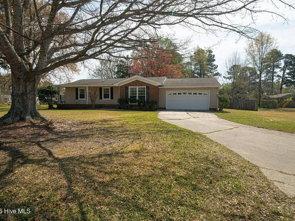 2 Yorkshire Drive, Jacksonville, NC 28546