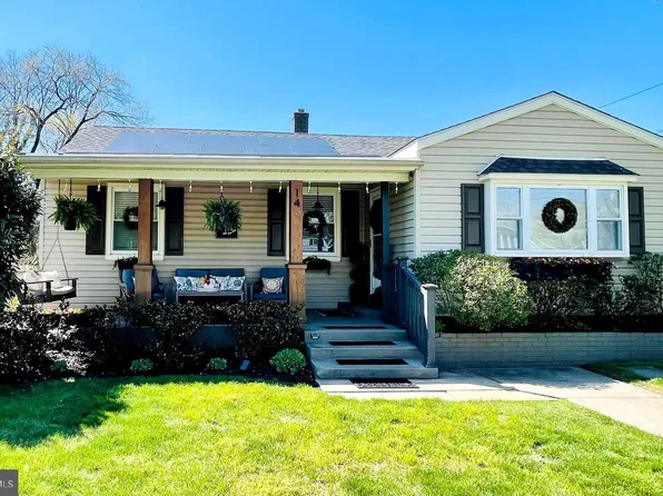 14 Lynn Dr, West Deptford, NJ 08096