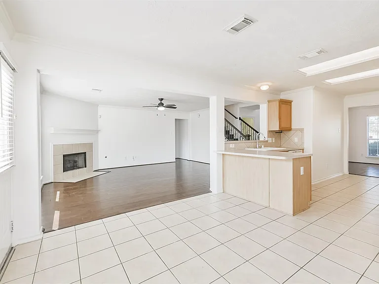2507 Liza Ct — Photo 9