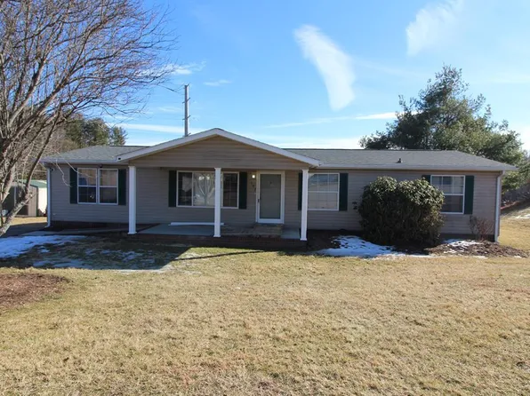 102 David Ridge Rd, Galax, VA 24333