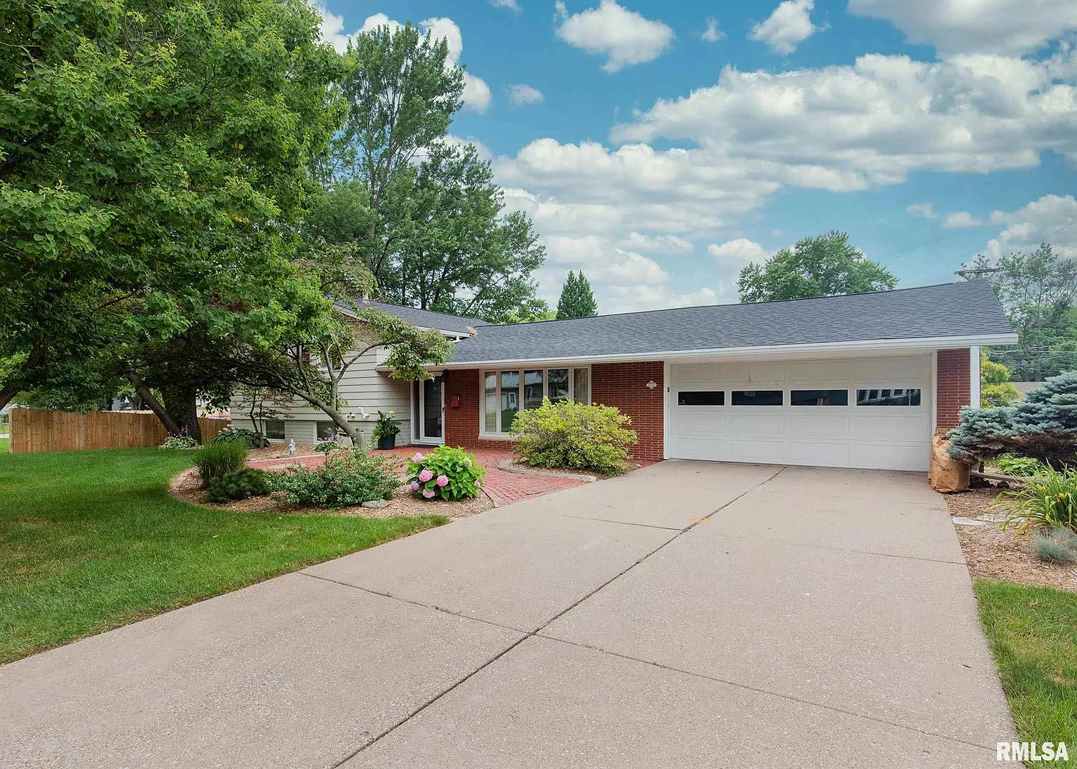 2320 Salem Ct photo 1