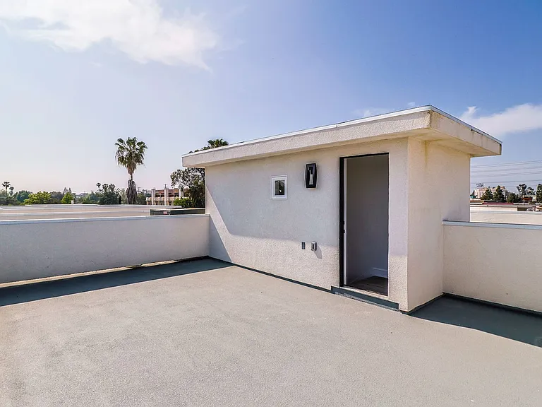 5934 Lemp Ave — Photo 33