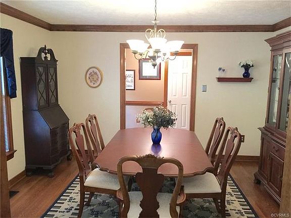 4th image of 8175 Burnside Ct