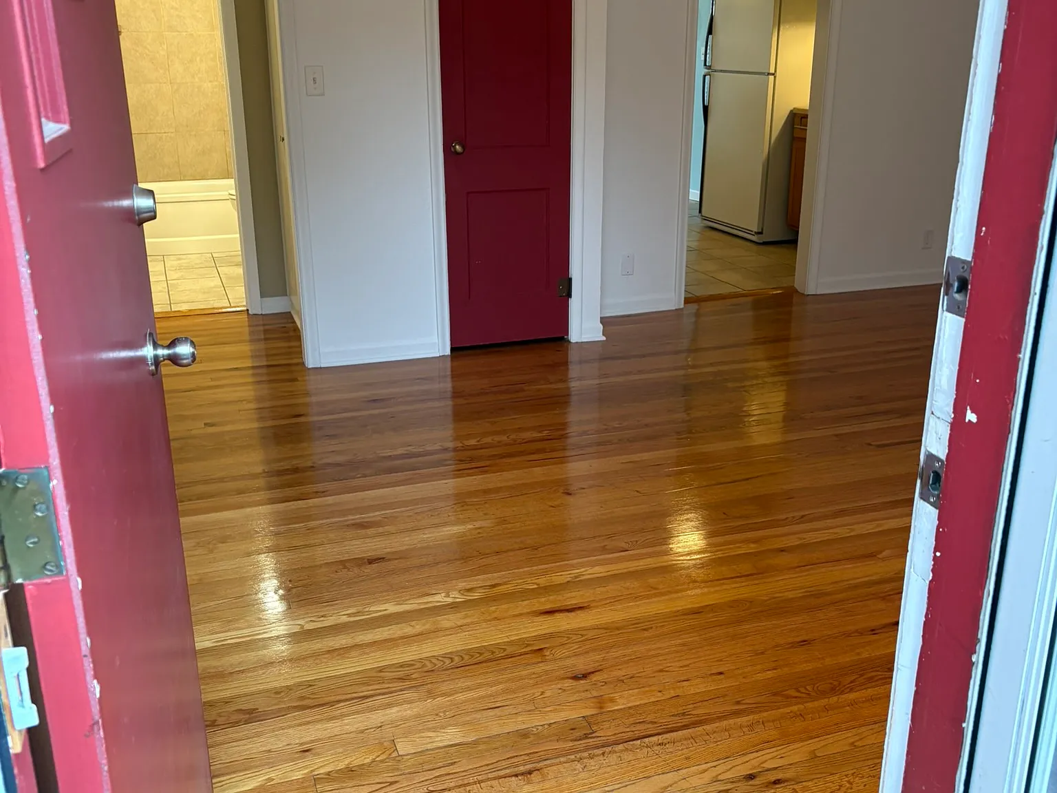 1 bed, 1200 sqft, $1,200 — Photo 2