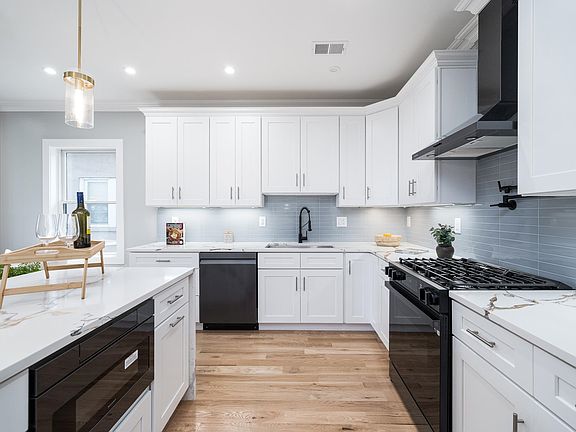 4th image of 335 Virginia Ave #1