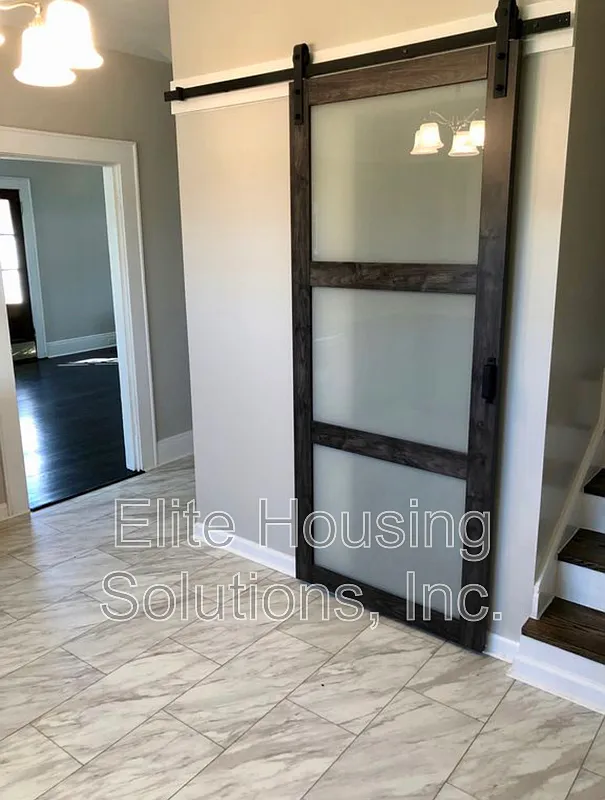 3 bed, 2.0 bath, 1889 sqft, $2,000 — Photo 4