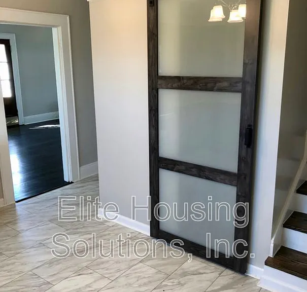 4672 W Lee Hwy — Photo 4