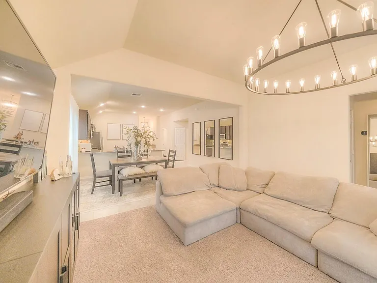 2311 Bright Sunrise Trl — Photo 16