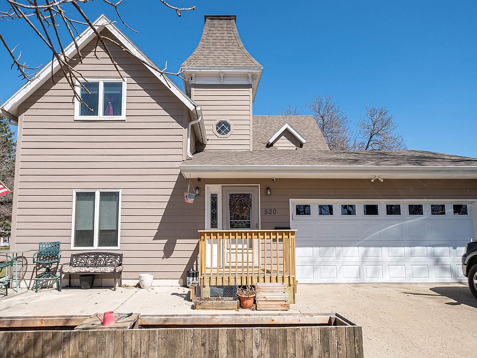 520 W Center St, Madison, SD 57042 Zillow