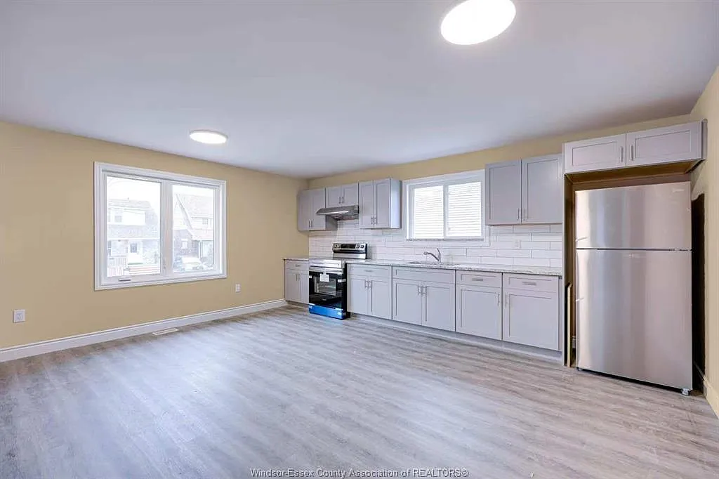 9 bed, $925 — Photo 2