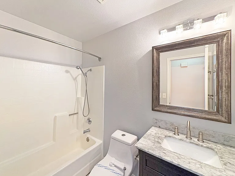 266 Oleander Dr — Photo 10