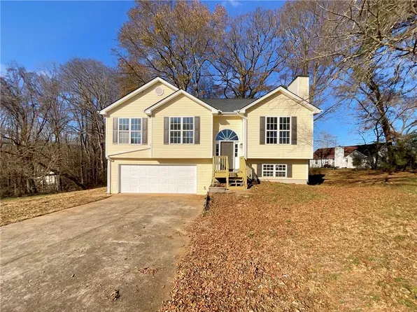 4150 Pine View Dr, Gillsville, GA 30543