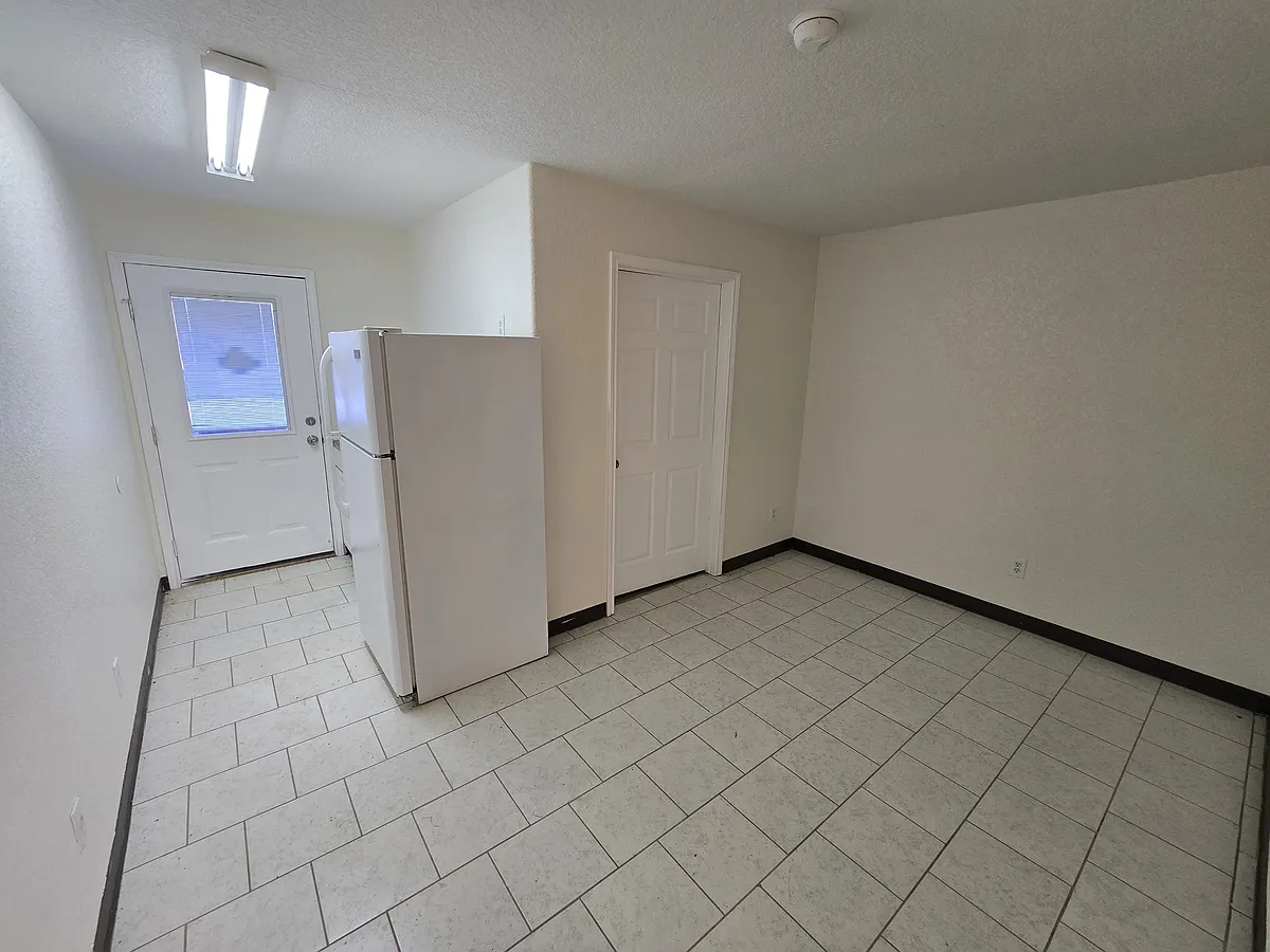 Building Photo - 126 Alton Ave #C6