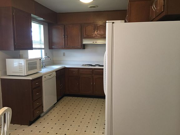 4th image of 41D Edinburgh Ln #D