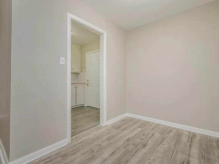 2304 SW 8th Ave #3 — Photo 7
