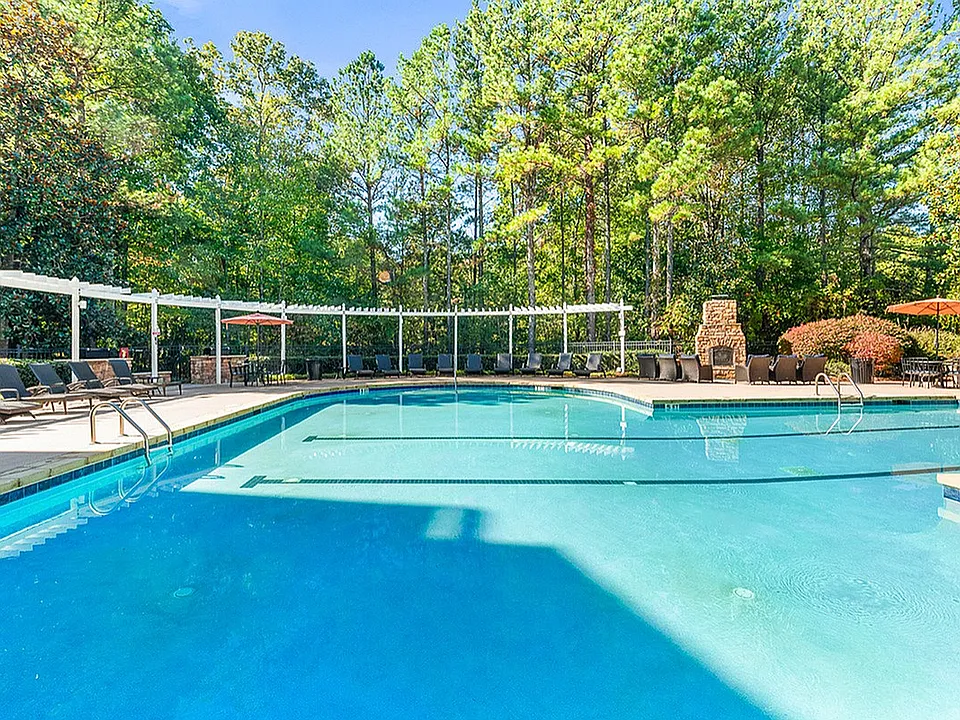 Summer Park Apartments Pool