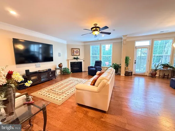 24619 Greysteel Sq, Aldie, VA 20105