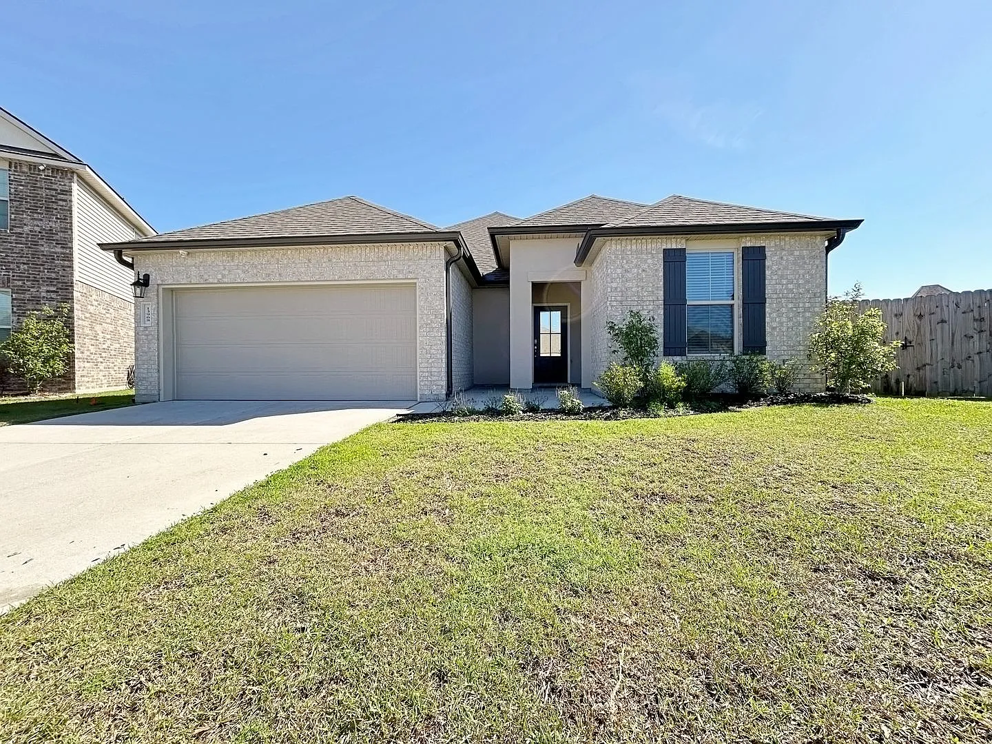Beautiful 3-Bedroom Home in a Desirable Baton Rouge Community — Photo 3