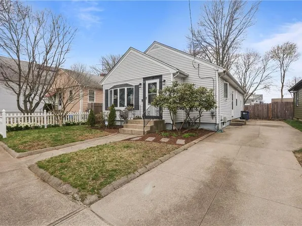 51 Naples Ave, Providence, RI 02908