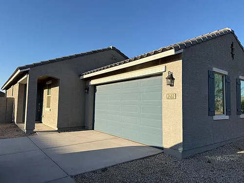 2462 E Alonso Dr Photo 1