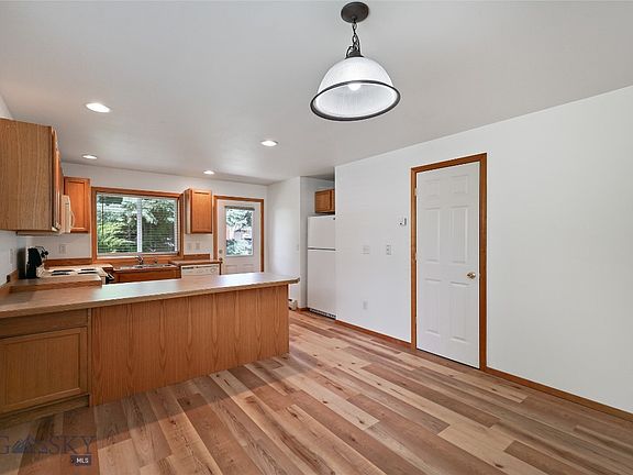 2nd image of 625 N 5th Ave APT V