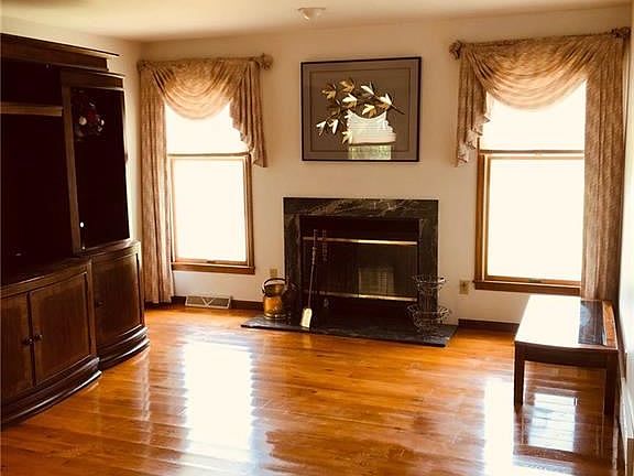 5th image of 4570 Boncrest Dr E