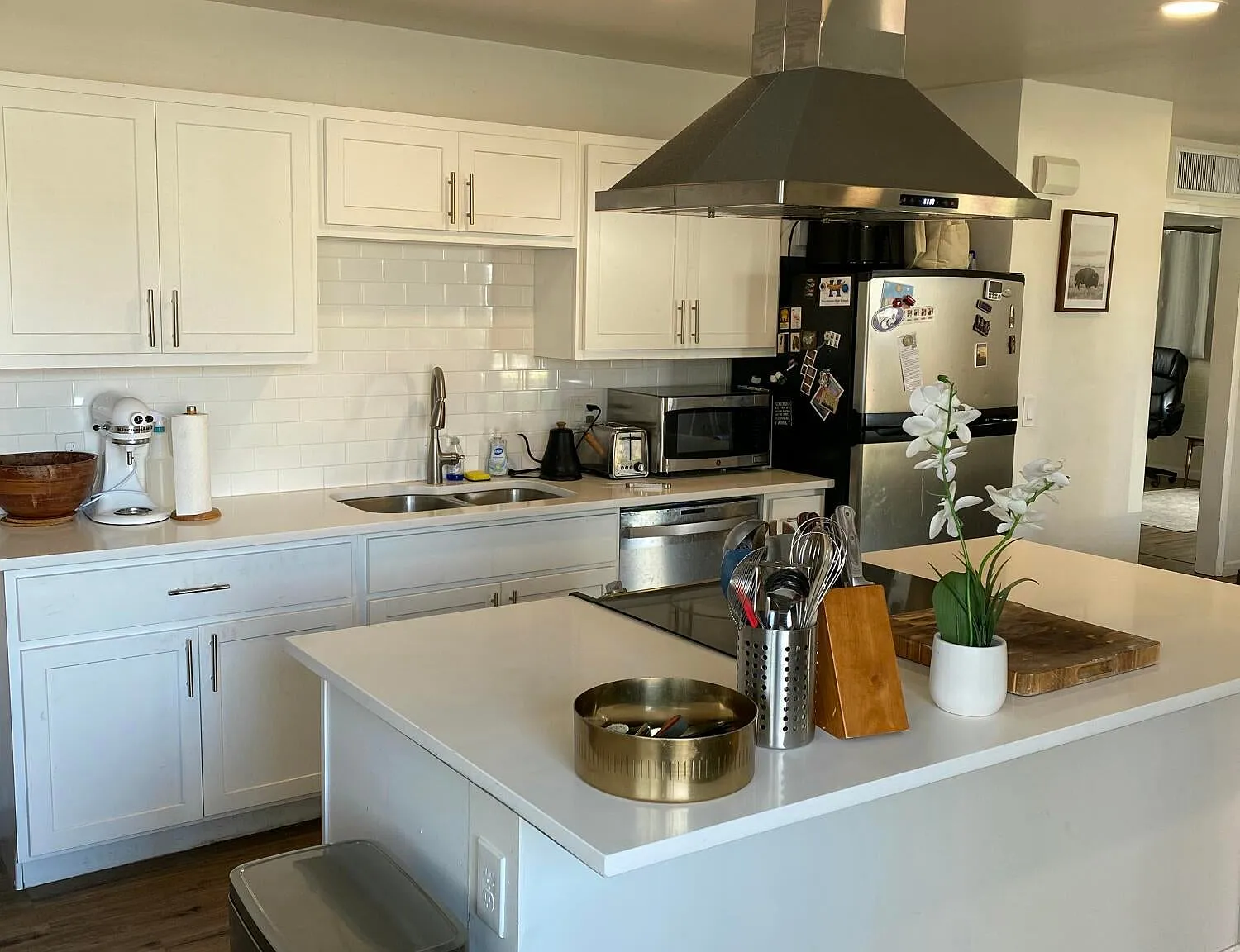 3 bed, 1200 sqft, $2,100 — Photo 4