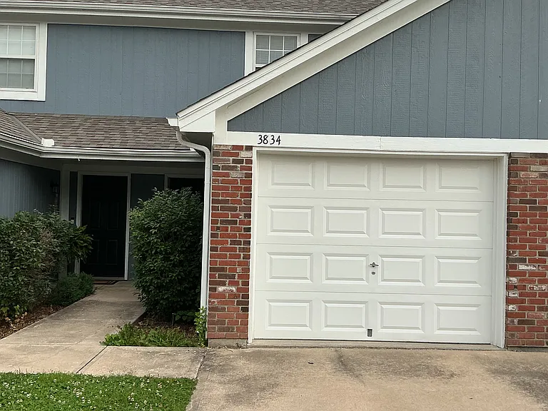 3834 SW Harbor Dr — Photo 3