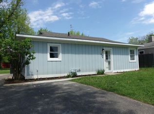 604 Columbus St, McHenry, IL 60051