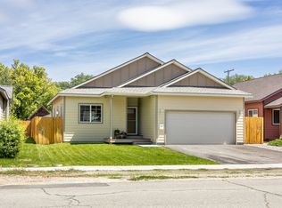 704 N 3rd St, Hamilton, MT 59840