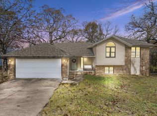 288 Hillcrest Dr, Ridgedale, MO 65739