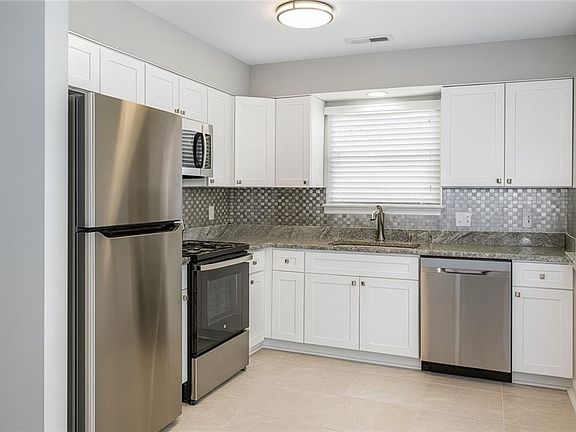 4th image of 12758 Saint James Pl APT C