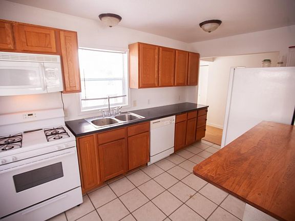 5th image of 55945 East Ave