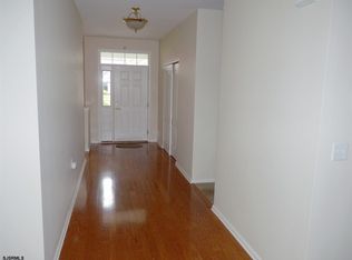 7 Burnside Dr, Egg Harbor Township, NJ 08234