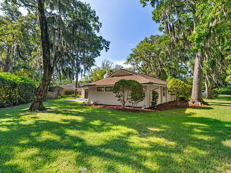74 Sanchez Dr E — Photo 35