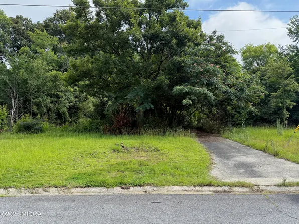 2801 Deeb Dr, Macon, GA 31206