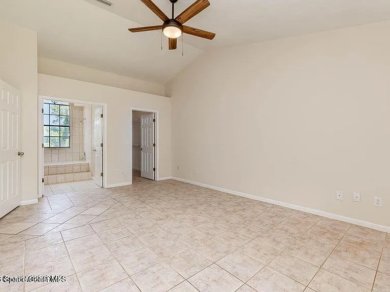1040 Big Horn Cir NW — Photo 8