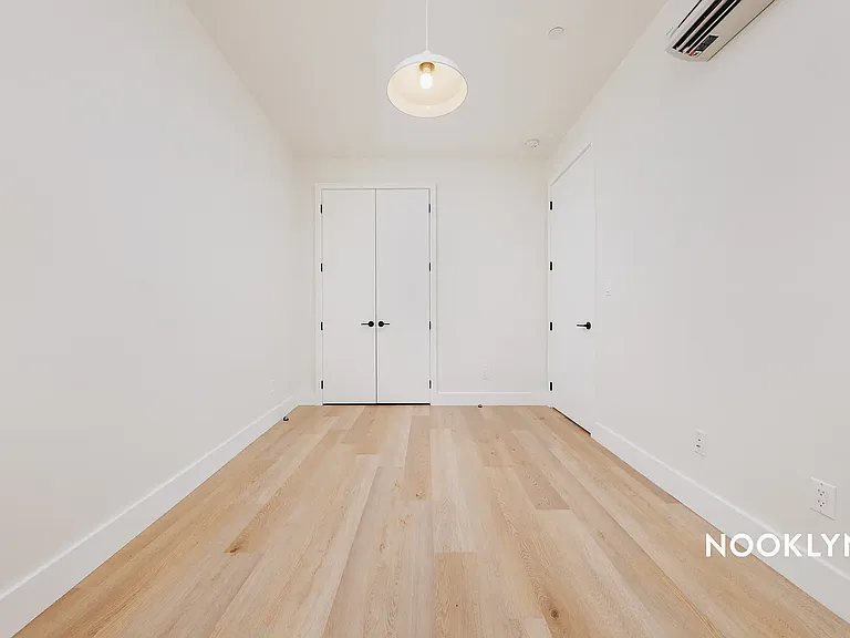 27-16 21st St #3B — Photo 6