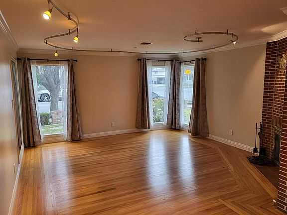 2nd image of 399 E Maude Ave